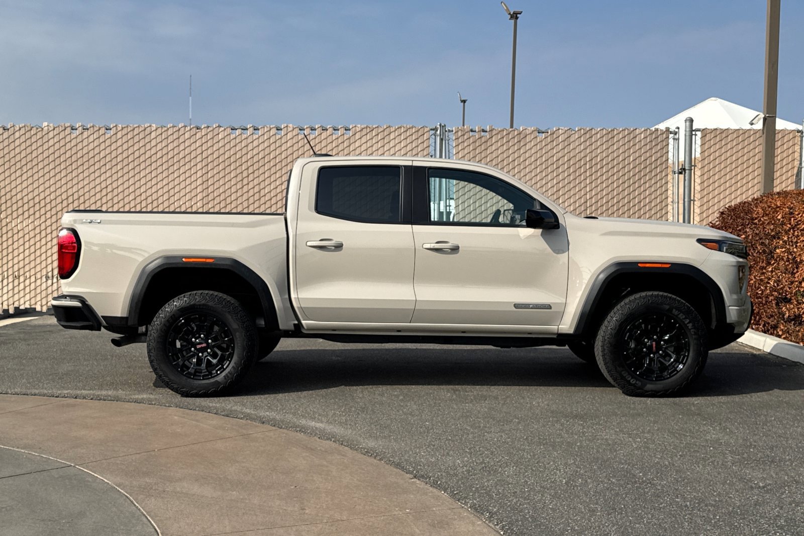 Certified 2026 GMC Canyon Elevation w/ Technology Package AWD/4WD image 3