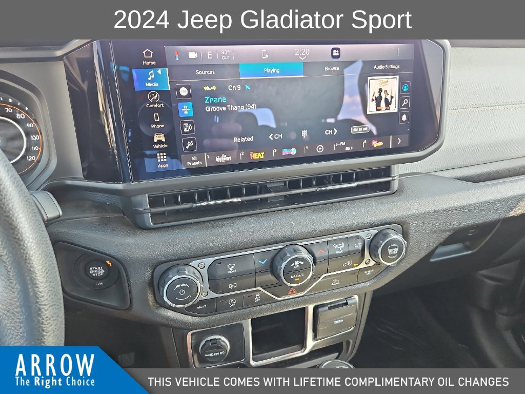 Used 2024 Jeep Gladiator Sport AWD/4WD image 25