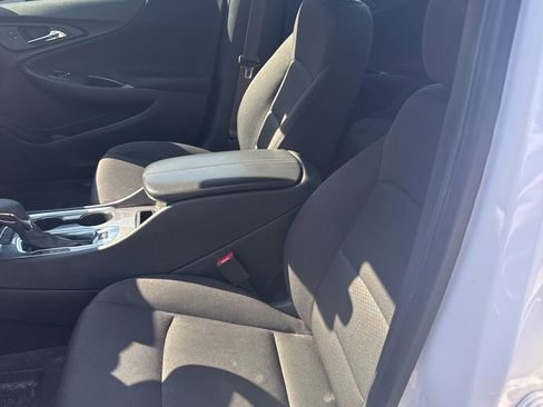 Used 2024 Chevrolet Malibu LT image 2