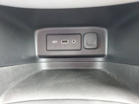 Used 2021 Chevrolet Equinox LS w/ LPO, Blackout Package AWD/4WD image 33