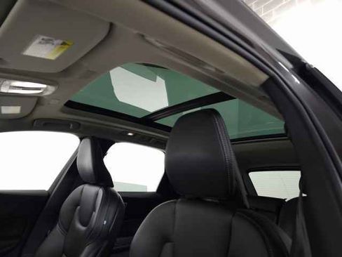 Certified 2023 Volvo XC60 B6 Ultimate w/ Climate Package image 20