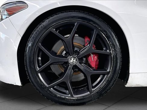 Used 2019 Alfa Romeo Giulia w/ Nero Edizione RWD image 11