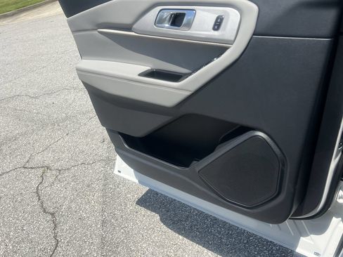New 2026 Ford Explorer Active w/ Active Comfort Package RWD image 12