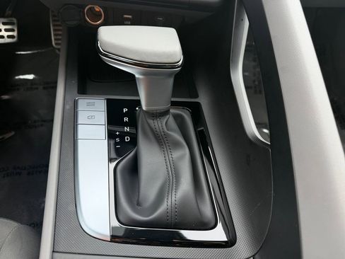 Certified 2025 Hyundai Elantra Sport image 18