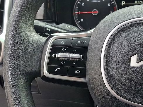 Used 2023 Kia Sorento LX image 21