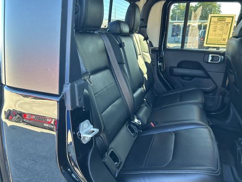 Certified 2022 Jeep Gladiator Overland w/ Popular Equipment Package image 28