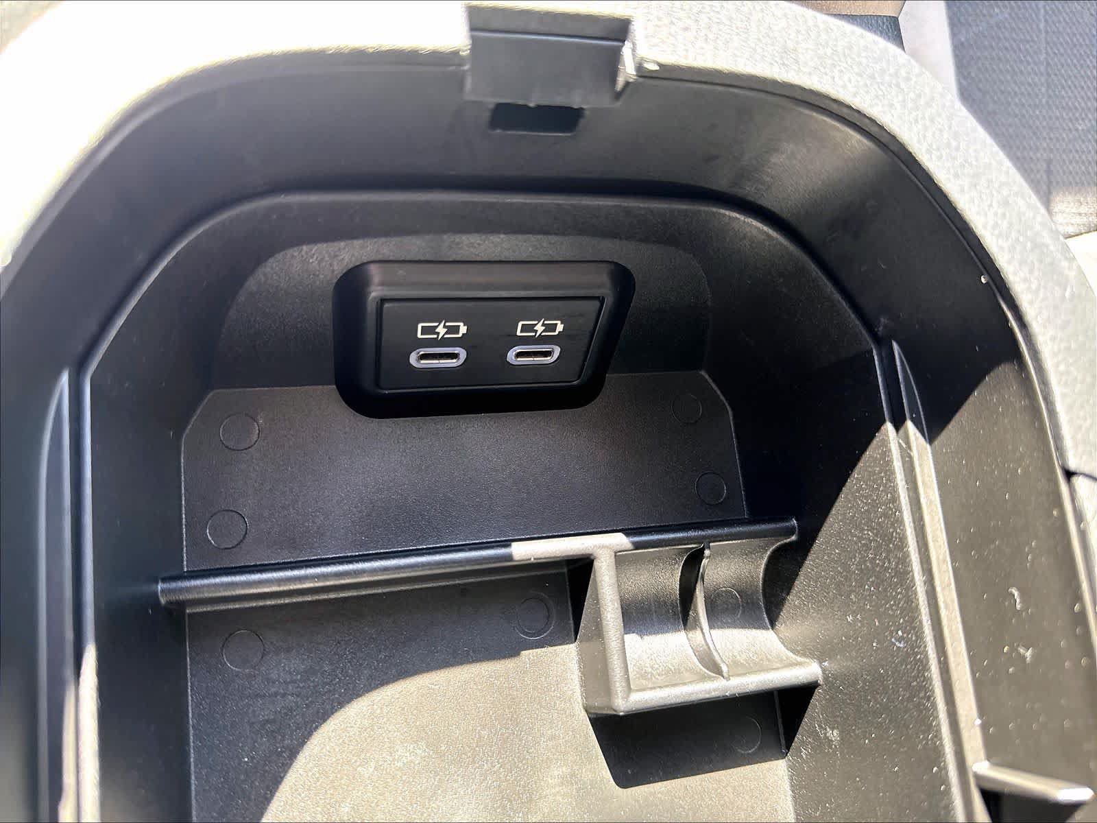Used 2023 Toyota RAV4 XLE w/ XLE Grade Weather Package AWD/4WD image 18