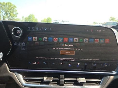 Used 2025 Chevrolet Equinox EV LT w/ Convenience Package FWD image 22