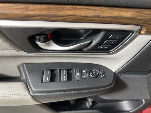 Used 2022 Honda CR-V Touring image 11