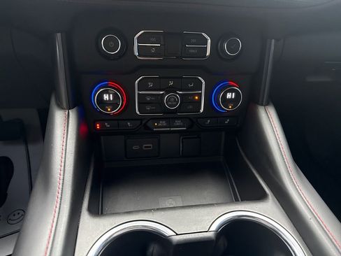 Used 2023 Chevrolet Suburban RST image 23