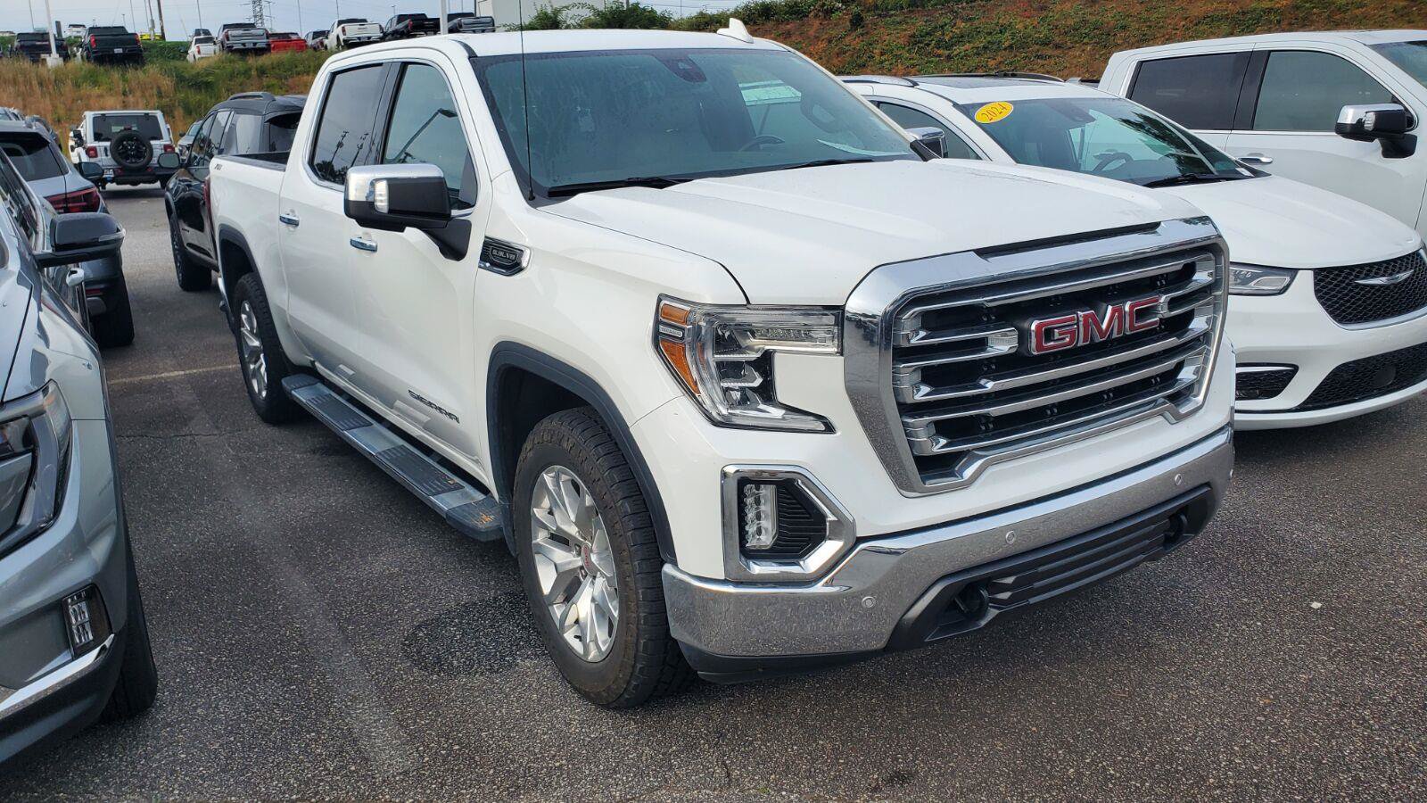 Used 2020 GMC Sierra 1500 SLT w/ SLT Premium Plus Package AWD/4WD image 2