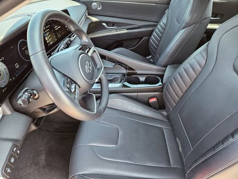 Certified 2023 Hyundai Elantra Limited w/ Cargo Package FWD image 9