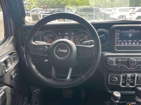 Used 2022 Jeep Gladiator Sport AWD/4WD image 15