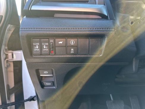 Used 2023 Honda Odyssey Sport image 13