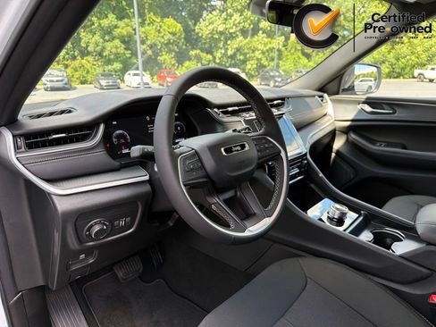 Used 2026 Jeep Grand Cherokee L Laredo RWD image 52