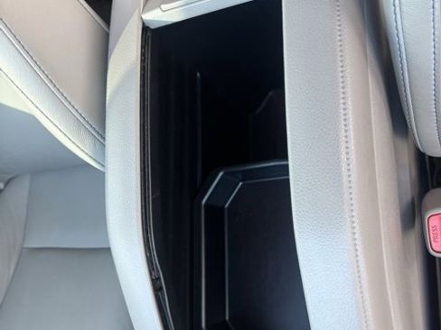 Used 2019 Toyota Highlander XLE image 28