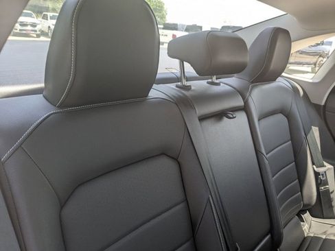 Used 2024 Volkswagen Jetta SE FWD image 15