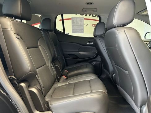 Used 2023 GMC Acadia SLT w/ Elevation Edition image 31