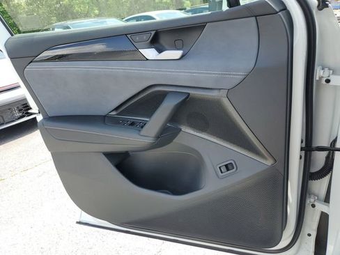 New 2026 Volkswagen Tiguan SE FWD image 29