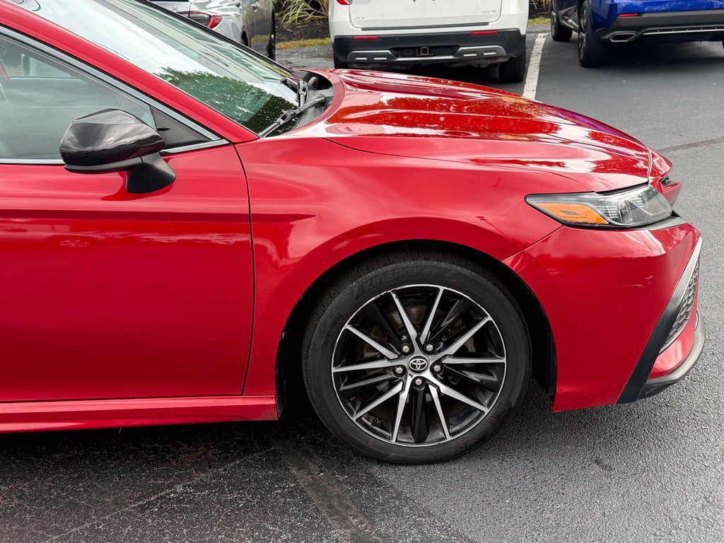 Used 2021 Toyota Camry SE AWD/4WD image 10