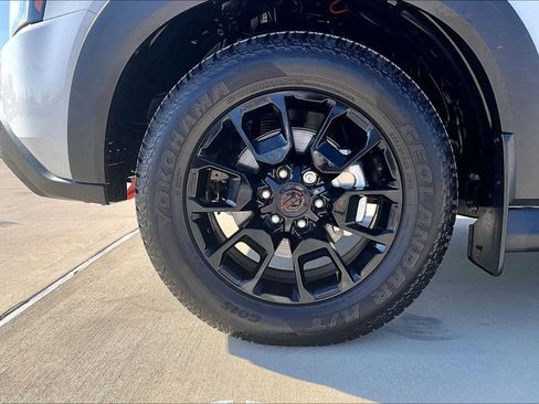 Used 2025 Nissan Armada PRO-4X image 12