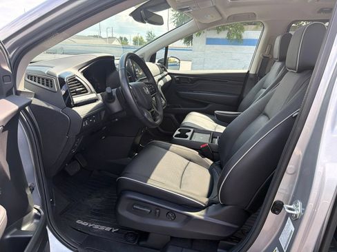 Certified 2025 Honda Odyssey Elite image 17