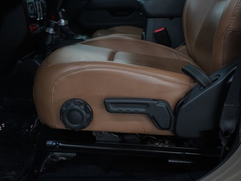 Used 2020 Jeep Gladiator Rubicon AWD/4WD image 22