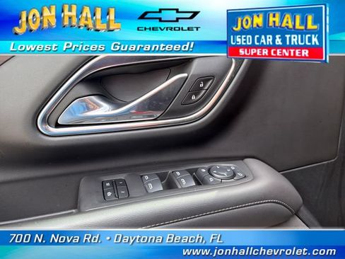 Used 2024 Chevrolet Suburban Z71 w/ Luxury Package AWD/4WD image 25