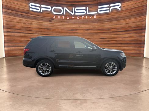 Used 2019 Ford Explorer XLT w/ Equipment Group 202A image 8