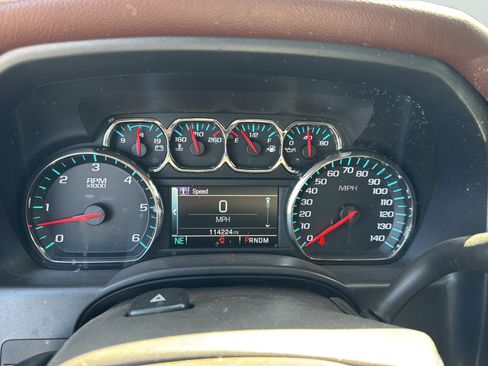 Used 2015 Chevrolet Silverado 1500 High Country w/ High Country Premium Package AWD/4WD image 29