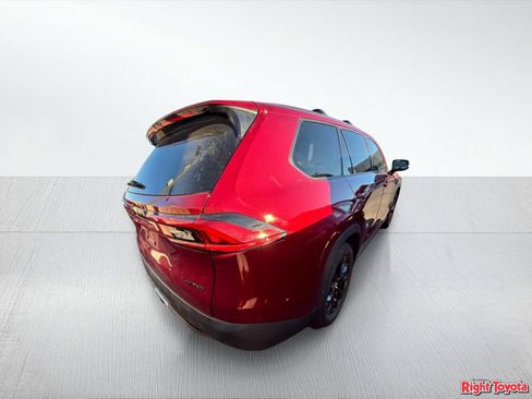 Certified 2024 Toyota Grand Highlander AWD image 4