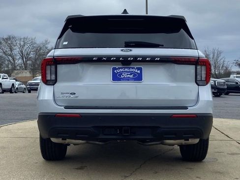 New 2026 Ford Explorer Active RWD image 3