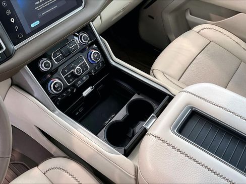 Used 2022 GMC Yukon XL Denali RWD image 18
