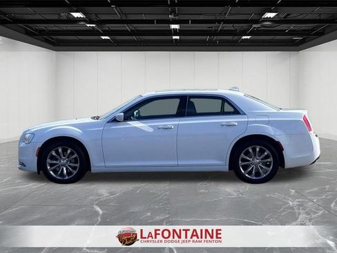 Used 2019 Chrysler 300 Touring L w/ Quick Order Package 22F image 2