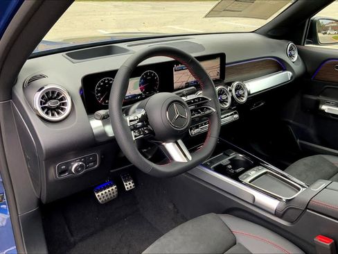 New 2026 Mercedes-Benz GLB 250 4MATIC image 9