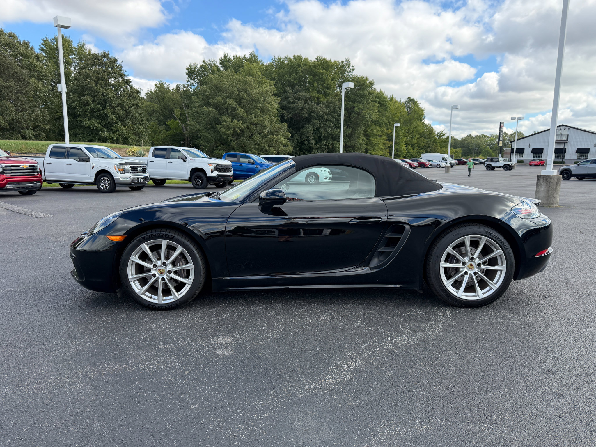 Used 2017 Porsche 718 Boxster RWD image 18