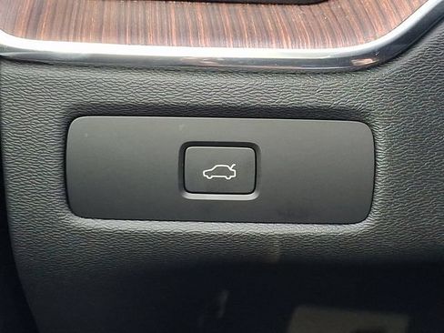 Used 2023 Volvo XC60 B5 Ultimate w/ Climate Package AWD/4WD image 26