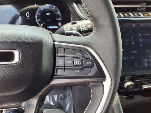 Used 2024 Jeep Grand Cherokee Limited AWD/4WD image 14