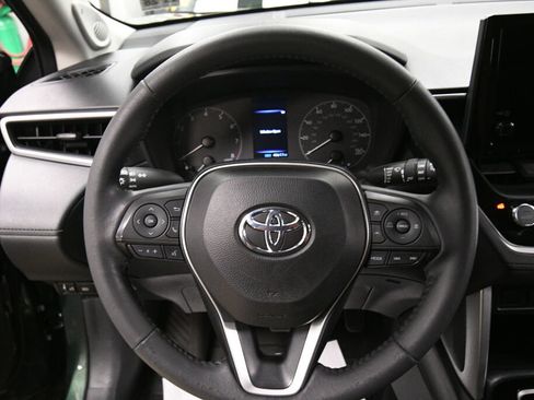 Used 2023 Toyota Corolla Cross LE w/ Moonroof Package AWD/4WD image 12