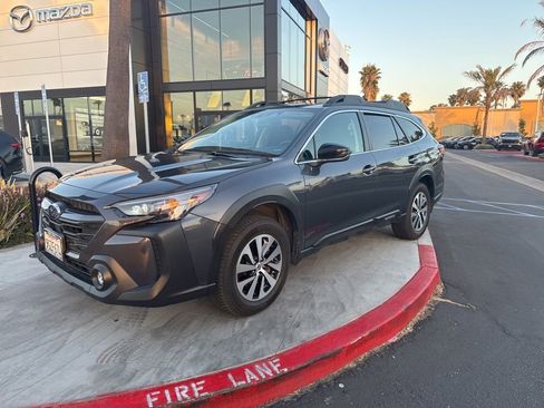 Used 2024 Subaru Outback Premium AWD/4WD image 2