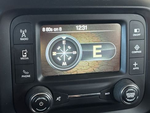 Used 2017 Jeep Renegade Latitude w/ Popular Equipment Group AWD/4WD image 21