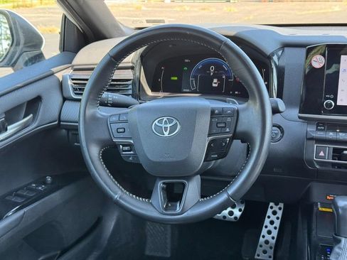 Certified 2025 Toyota Camry SE FWD image 17