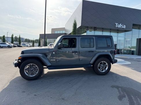 Used 2018 Jeep Wrangler Unlimited Sahara w/ Dual Top Group AWD/4WD image 1