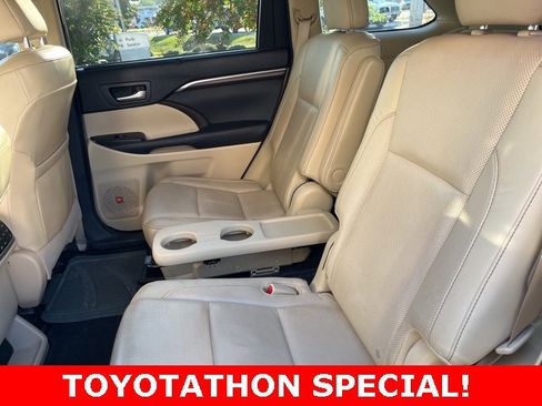 Used 2016 Toyota Highlander Limited Platinum image 14
