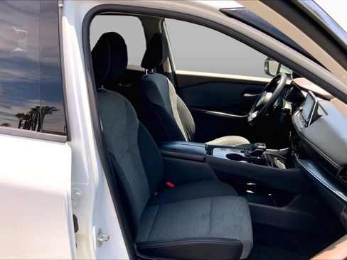 Used 2021 Nissan Rogue SV FWD image 8