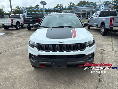 Used 2025 Jeep Compass Trailhawk AWD/4WD image 7