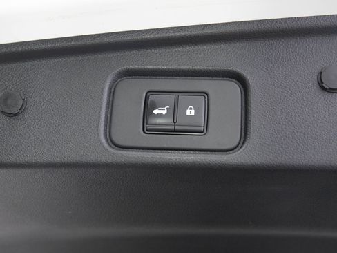 Used 2023 Nissan Pathfinder SL w/ SL Premium Package AWD/4WD image 11