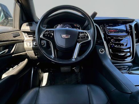 Used 2020 Cadillac Escalade Platinum AWD/4WD image 8