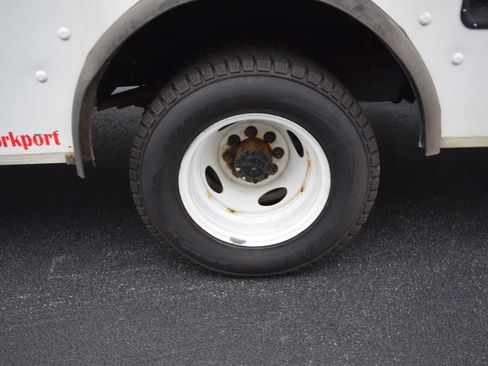 Used 2023 Ford E-450 and Econoline 450 Super Duty w/ Power Windows & Locks Group image 6