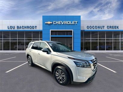 Used 2024 Nissan Pathfinder SV